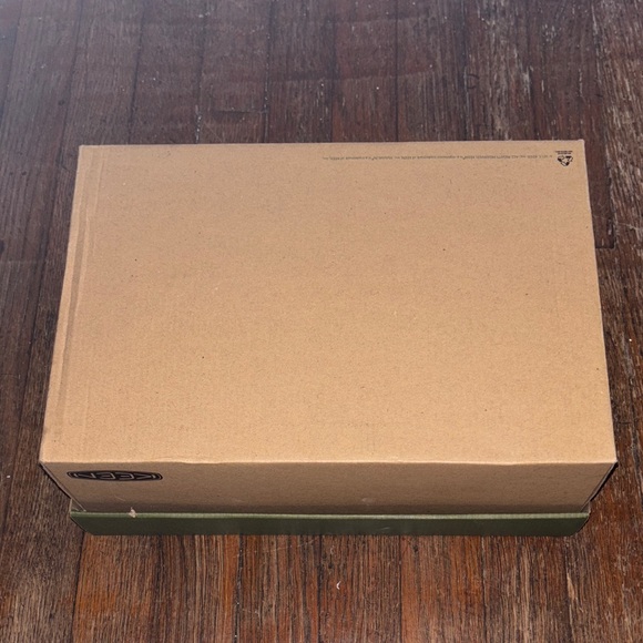 Keen Green and Tan Shoe Box - Picture 2 of 3